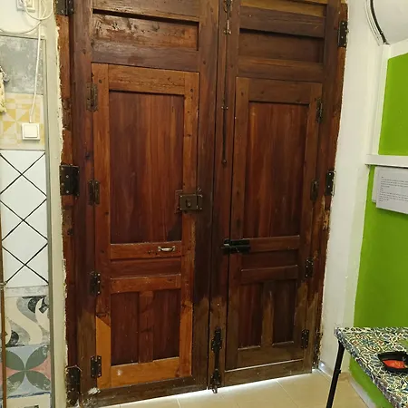 Casa En El Centro Del Pueblo De *