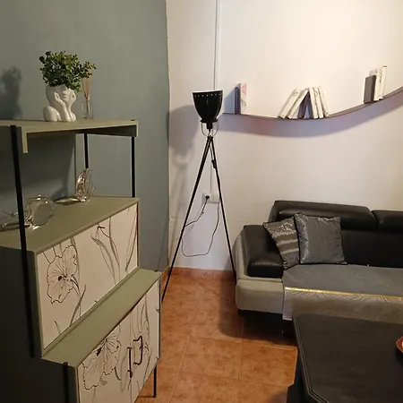 Casa En El Centro Del Pueblo De Apartamento *