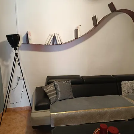 Casa En El Centro Del Pueblo De Apartamento *