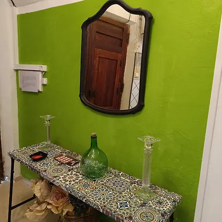 Casa En El Centro Del Pueblo De *