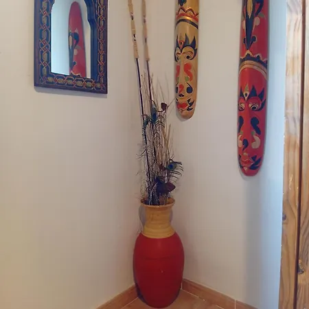 Casa En El Centro Del Pueblo De *
